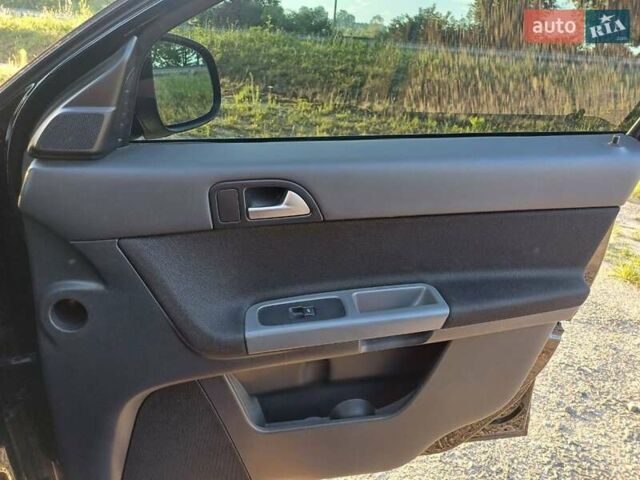 Чорний Вольво V50, об'ємом двигуна 1.56 л та пробігом 219 тис. км за 8100 $, фото 16 на Automoto.ua