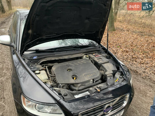 Черный Вольво В50, объемом двигателя 1.6 л и пробегом 270 тыс. км за 8500 $, фото 13 на Automoto.ua