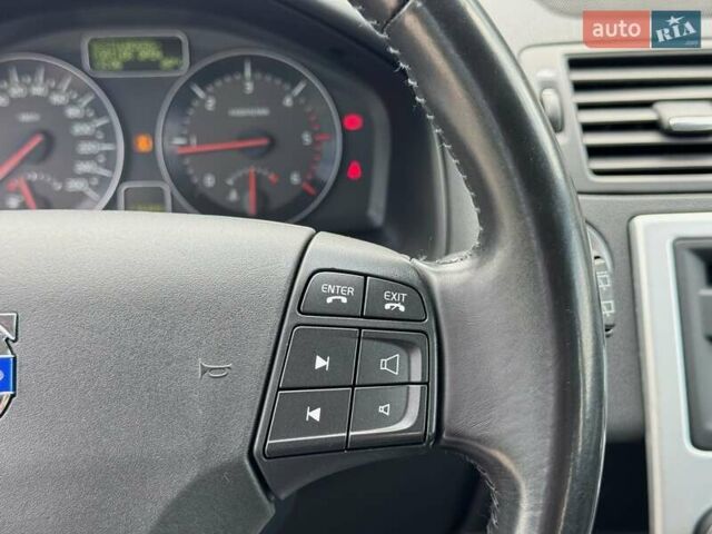 Черный Вольво В50, объемом двигателя 1.6 л и пробегом 236 тыс. км за 8650 $, фото 52 на Automoto.ua