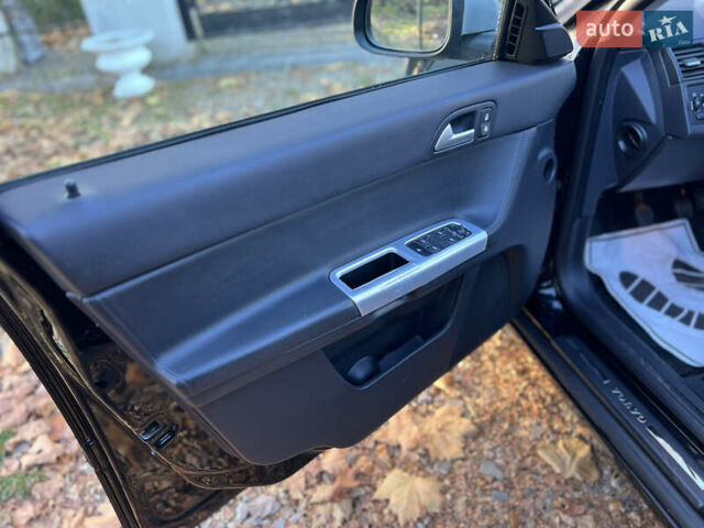 Черный Вольво В50, объемом двигателя 1.6 л и пробегом 228 тыс. км за 8999 $, фото 47 на Automoto.ua