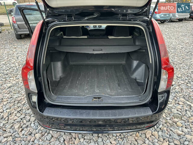 Черный Вольво В50, объемом двигателя 1.6 л и пробегом 189 тыс. км за 8000 $, фото 27 на Automoto.ua