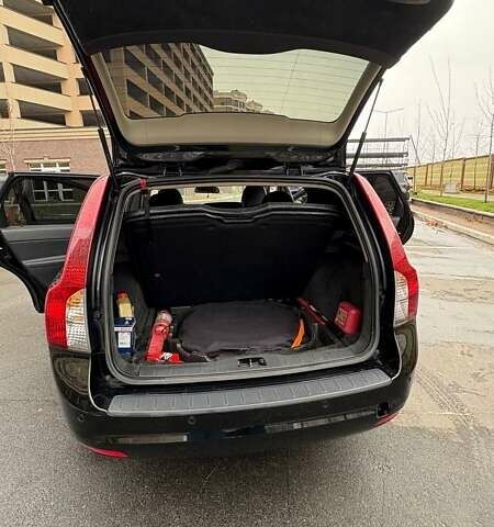 Черный Вольво В50, объемом двигателя 1.6 л и пробегом 320 тыс. км за 7800 $, фото 23 на Automoto.ua