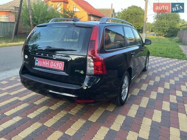 Черный Вольво В50, объемом двигателя 1.6 л и пробегом 237 тыс. км за 9100 $, фото 4 на Automoto.ua