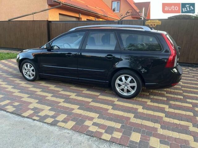 Черный Вольво В50, объемом двигателя 1.6 л и пробегом 237 тыс. км за 9100 $, фото 11 на Automoto.ua