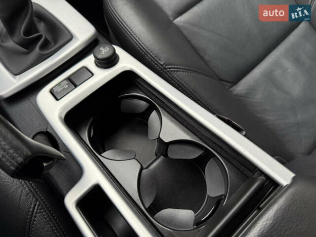 Черный Вольво В50, объемом двигателя 1.6 л и пробегом 244 тыс. км за 8850 $, фото 66 на Automoto.ua