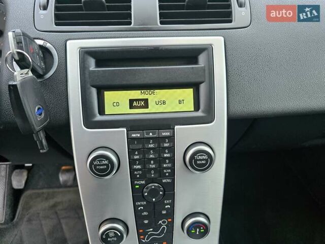 Черный Вольво В50, объемом двигателя 1.6 л и пробегом 192 тыс. км за 8599 $, фото 71 на Automoto.ua