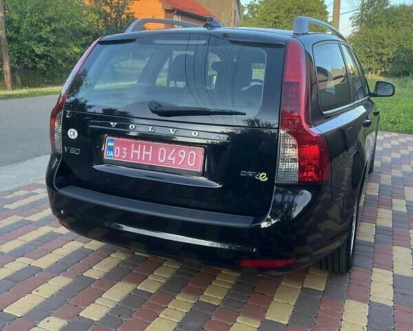 Чорний Вольво V50, об'ємом двигуна 1.6 л та пробігом 236 тис. км за 9100 $, фото 7 на Automoto.ua