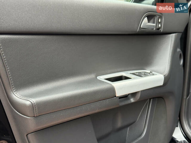 Черный Вольво В50, объемом двигателя 1.6 л и пробегом 244 тыс. км за 8850 $, фото 69 на Automoto.ua