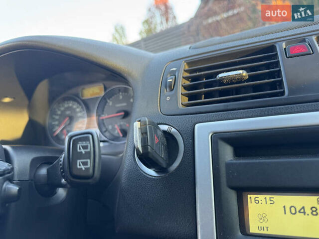 Черный Вольво В50, объемом двигателя 1.6 л и пробегом 259 тыс. км за 7800 $, фото 55 на Automoto.ua