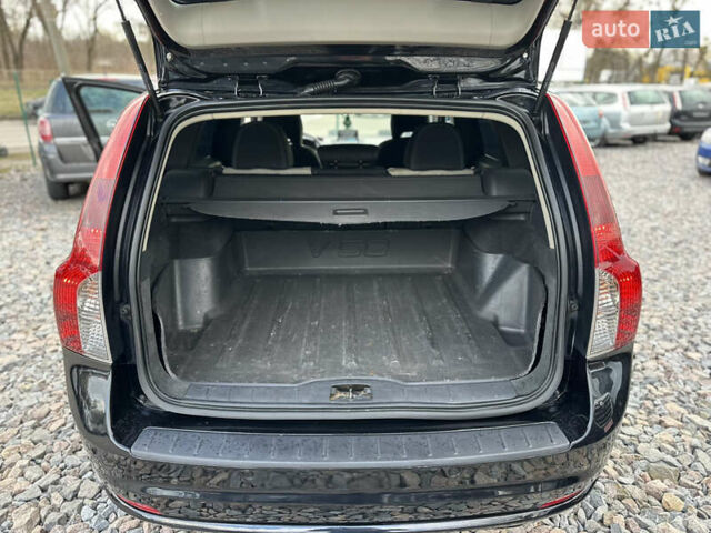 Черный Вольво В50, объемом двигателя 1.6 л и пробегом 189 тыс. км за 8000 $, фото 28 на Automoto.ua