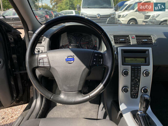 Чорний Вольво V50, об'ємом двигуна 2 л та пробігом 215 тис. км за 8300 $, фото 11 на Automoto.ua