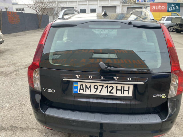 Черный Вольво В50, объемом двигателя 1.56 л и пробегом 243 тыс. км за 8500 $, фото 5 на Automoto.ua