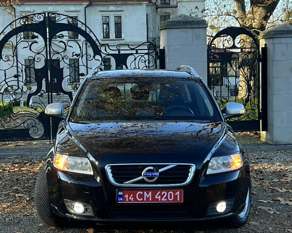 Черный Вольво В50, объемом двигателя 1.6 л и пробегом 228 тыс. км за 8999 $, фото 2 на Automoto.ua