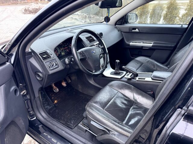 Чорний Вольво V50, об'ємом двигуна 1.6 л та пробігом 300 тис. км за 7500 $, фото 5 на Automoto.ua