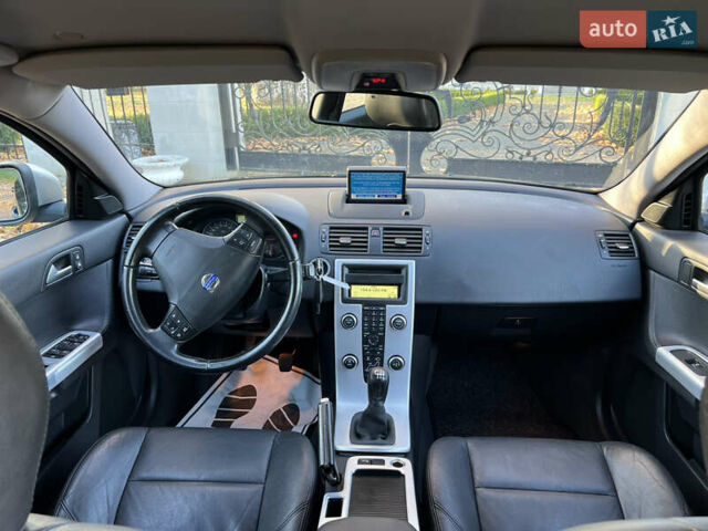 Черный Вольво В50, объемом двигателя 1.6 л и пробегом 228 тыс. км за 8999 $, фото 33 на Automoto.ua