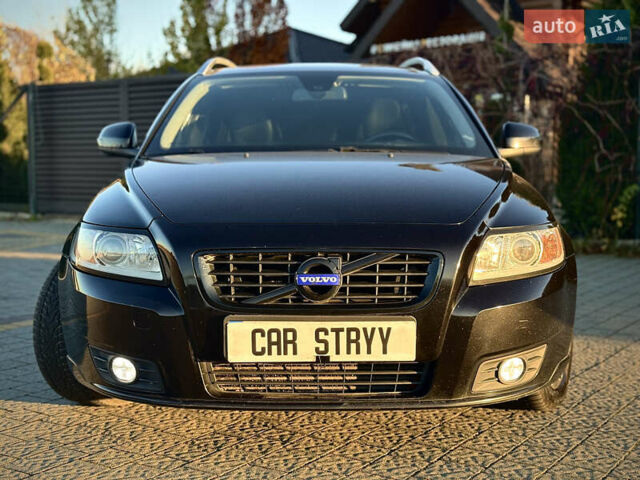 Черный Вольво В50, объемом двигателя 1.6 л и пробегом 259 тыс. км за 7800 $, фото 5 на Automoto.ua