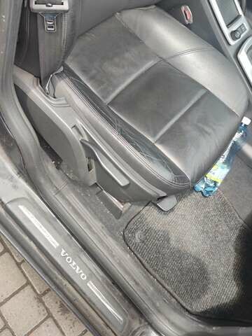 Черный Вольво В50, объемом двигателя 1.56 л и пробегом 259 тыс. км за 8300 $, фото 8 на Automoto.ua