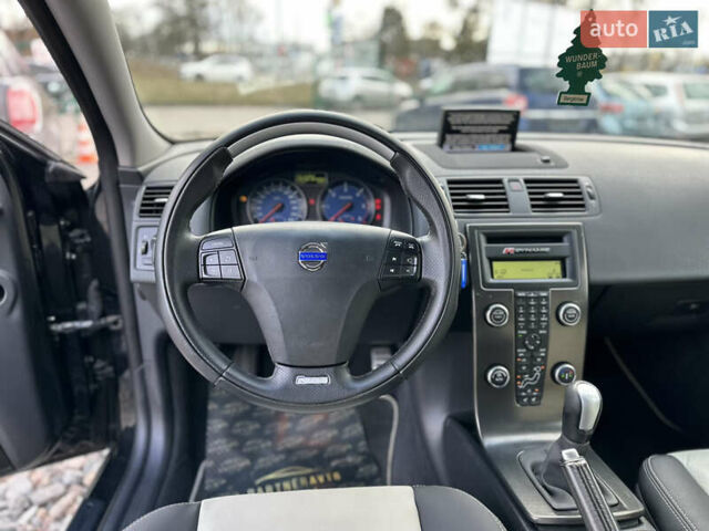 Черный Вольво В50, объемом двигателя 1.6 л и пробегом 189 тыс. км за 8000 $, фото 26 на Automoto.ua