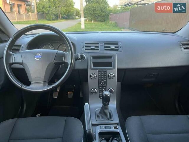 Черный Вольво В50, объемом двигателя 1.6 л и пробегом 237 тыс. км за 9100 $, фото 23 на Automoto.ua