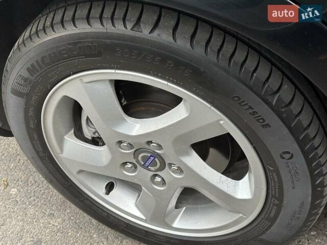 Чорний Вольво V50, об'ємом двигуна 1.56 л та пробігом 276 тис. км за 8750 $, фото 16 на Automoto.ua