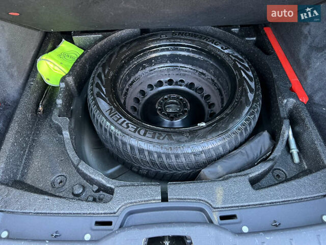 Черный Вольво В50, объемом двигателя 1.6 л и пробегом 228 тыс. км за 8999 $, фото 55 на Automoto.ua