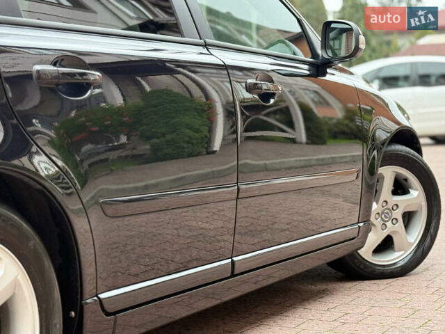 Черный Вольво В50, объемом двигателя 1.6 л и пробегом 244 тыс. км за 8850 $, фото 23 на Automoto.ua