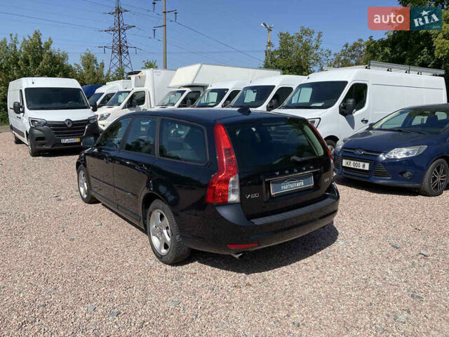 Чорний Вольво V50, об'ємом двигуна 2 л та пробігом 215 тис. км за 8850 $, фото 5 на Automoto.ua