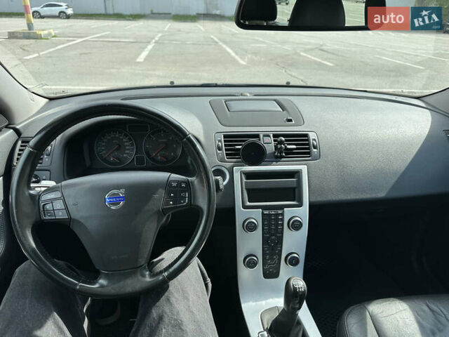 Чорний Вольво V50, об'ємом двигуна 1.56 л та пробігом 299 тис. км за 7950 $, фото 8 на Automoto.ua