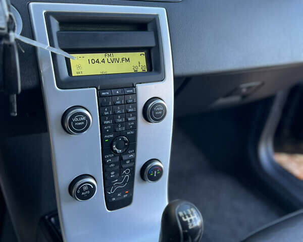 Черный Вольво В50, объемом двигателя 1.6 л и пробегом 228 тыс. км за 8999 $, фото 39 на Automoto.ua