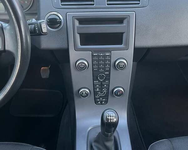 Чорний Вольво V50, об'ємом двигуна 1.6 л та пробігом 236 тис. км за 9100 $, фото 26 на Automoto.ua