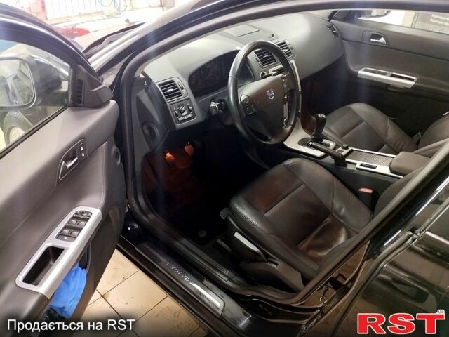 Чорний Вольво V50, об'ємом двигуна 1.6 л та пробігом 192 тис. км за 8750 $, фото 6 на Automoto.ua