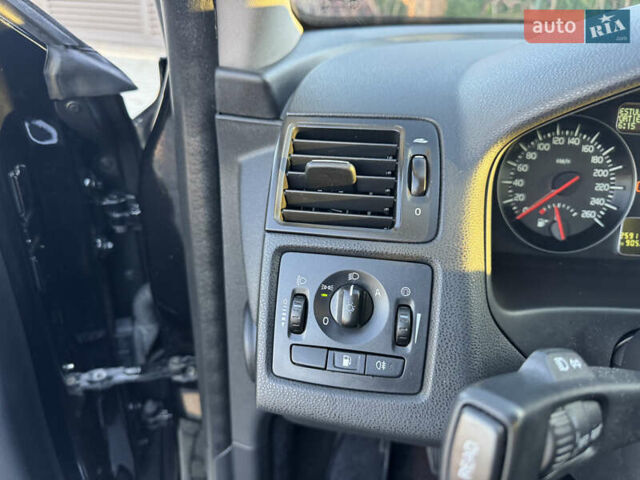 Черный Вольво В50, объемом двигателя 1.6 л и пробегом 259 тыс. км за 7800 $, фото 48 на Automoto.ua