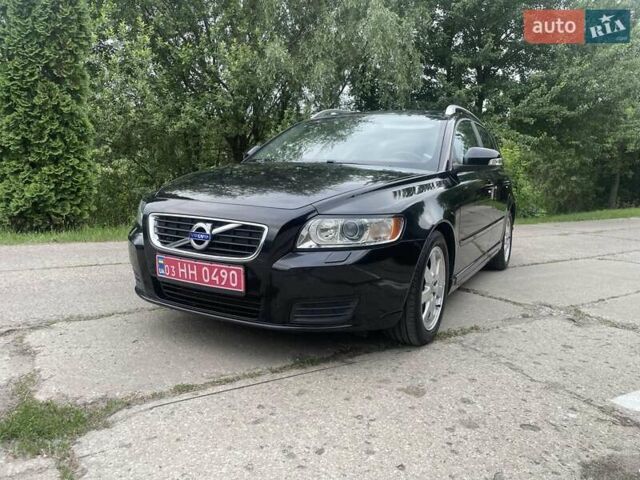 Черный Вольво В50, объемом двигателя 1.6 л и пробегом 231 тыс. км за 9350 $, фото 1 на Automoto.ua