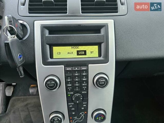 Черный Вольво В50, объемом двигателя 1.6 л и пробегом 192 тыс. км за 8599 $, фото 72 на Automoto.ua