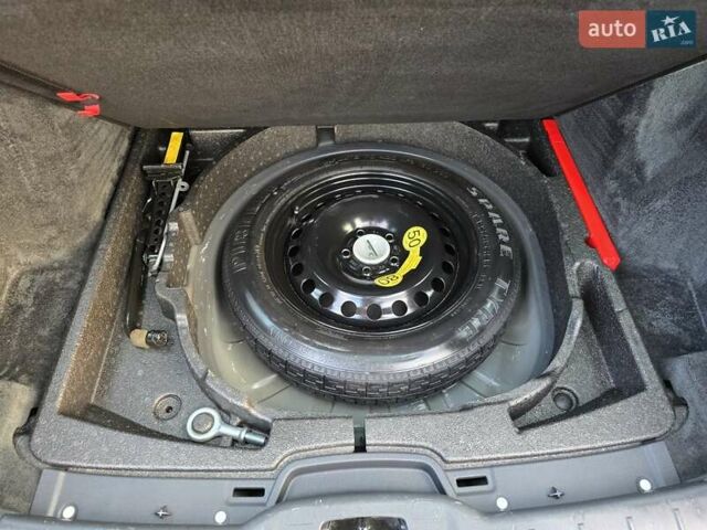 Черный Вольво В50, объемом двигателя 1.6 л и пробегом 192 тыс. км за 8799 $, фото 33 на Automoto.ua