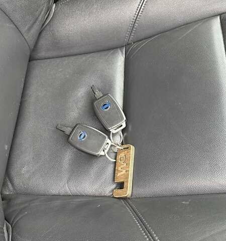 Черный Вольво В50, объемом двигателя 1.6 л и пробегом 320 тыс. км за 7800 $, фото 35 на Automoto.ua