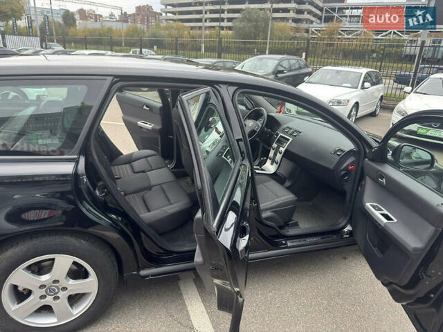 Черный Вольво В50, объемом двигателя 2 л и пробегом 200 тыс. км за 11300 $, фото 16 на Automoto.ua