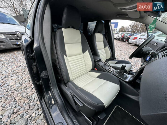 Черный Вольво В50, объемом двигателя 1.6 л и пробегом 189 тыс. км за 8000 $, фото 37 на Automoto.ua