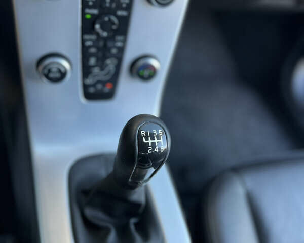 Черный Вольво В50, объемом двигателя 1.6 л и пробегом 228 тыс. км за 8999 $, фото 40 на Automoto.ua