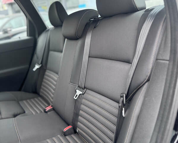 Черный Вольво В50, объемом двигателя 2 л и пробегом 200 тыс. км за 11300 $, фото 30 на Automoto.ua