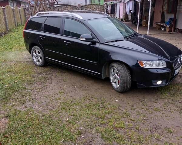 Черный Вольво В50, объемом двигателя 1.56 л и пробегом 248 тыс. км за 8400 $, фото 2 на Automoto.ua