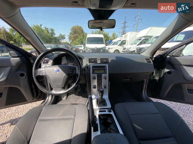 Чорний Вольво V50, об'ємом двигуна 2 л та пробігом 215 тис. км за 8300 $, фото 12 на Automoto.ua