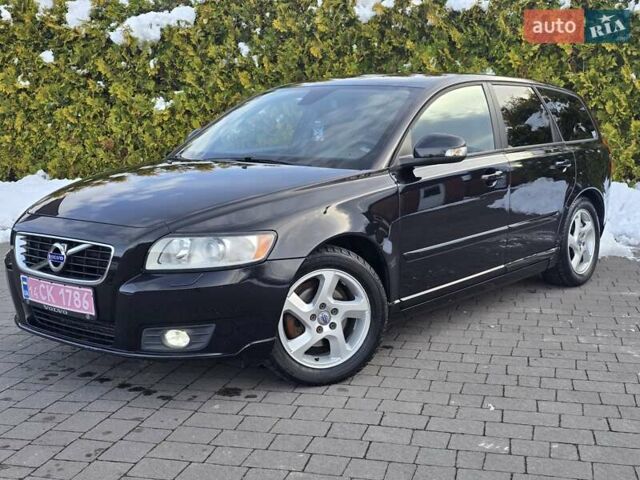 Черный Вольво В50, объемом двигателя 1.6 л и пробегом 192 тыс. км за 8599 $, фото 1 на Automoto.ua
