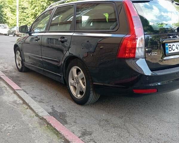 Чорний Вольво V50, об'ємом двигуна 1.56 л та пробігом 157 тис. км за 9800 $, фото 1 на Automoto.ua
