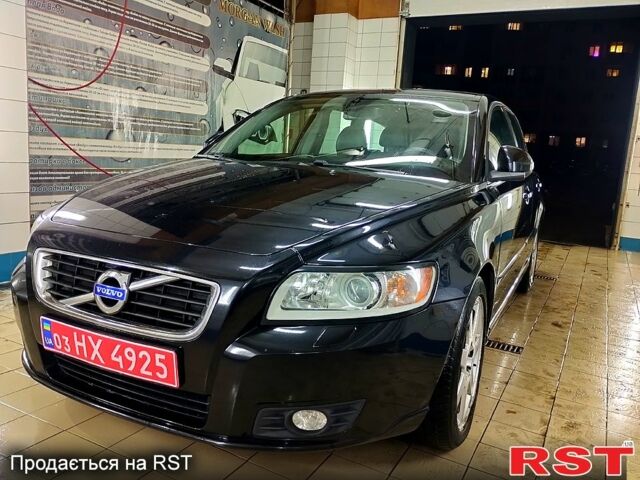 Чорний Вольво V50, об'ємом двигуна 1.6 л та пробігом 192 тис. км за 8750 $, фото 1 на Automoto.ua