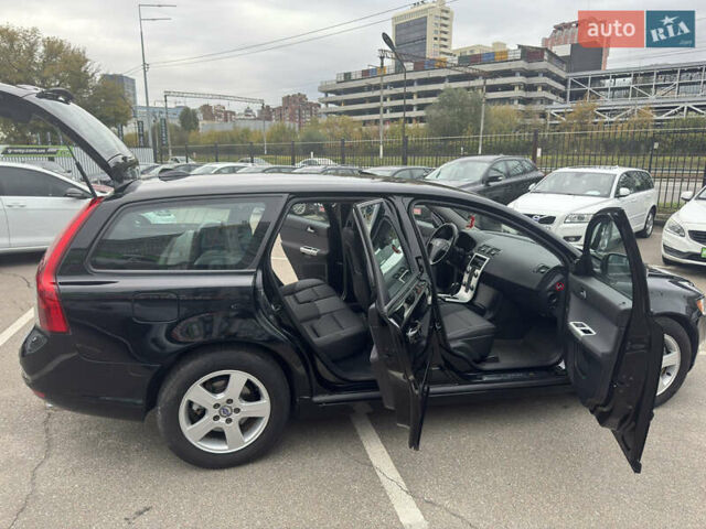 Черный Вольво В50, объемом двигателя 2 л и пробегом 200 тыс. км за 11300 $, фото 15 на Automoto.ua