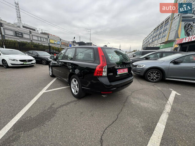 Черный Вольво В50, объемом двигателя 2 л и пробегом 200 тыс. км за 11300 $, фото 47 на Automoto.ua