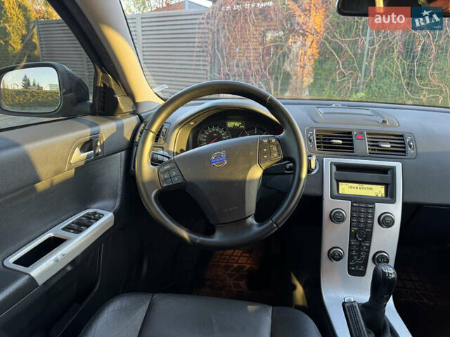 Черный Вольво В50, объемом двигателя 1.6 л и пробегом 259 тыс. км за 7800 $, фото 33 на Automoto.ua