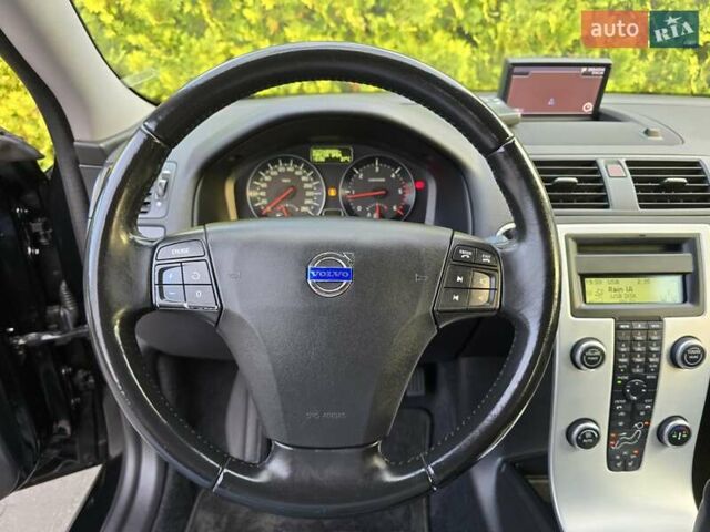 Черный Вольво В50, объемом двигателя 1.6 л и пробегом 192 тыс. км за 8799 $, фото 46 на Automoto.ua