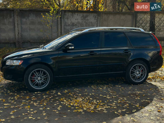 Черный Вольво В50, объемом двигателя 1.6 л и пробегом 255 тыс. км за 9200 $, фото 13 на Automoto.ua